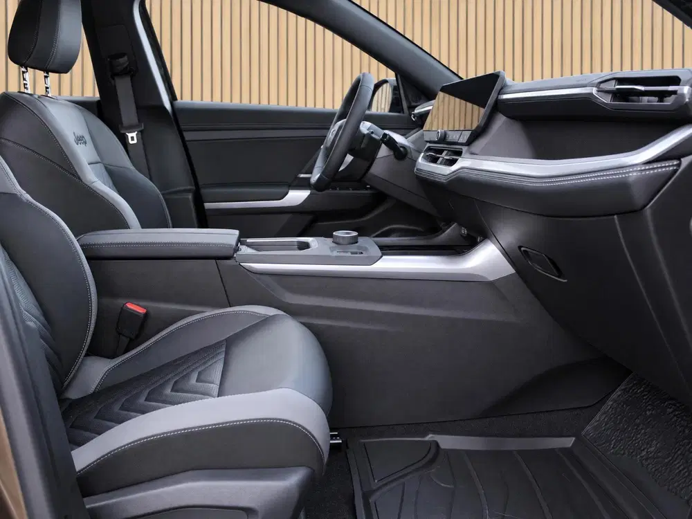 Jeep Compass Summit 74 kWh VOORRAAD KORTING uit 2026, foto 6