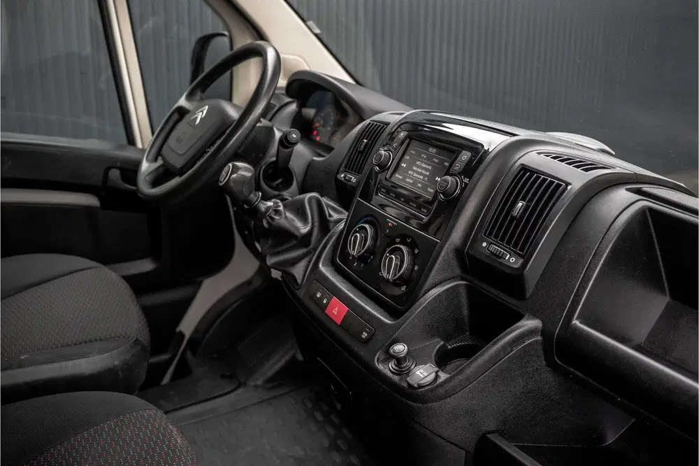 Citroën Jumper 2.2 BlueHDi 140 L2H2 uit 2021, foto 2