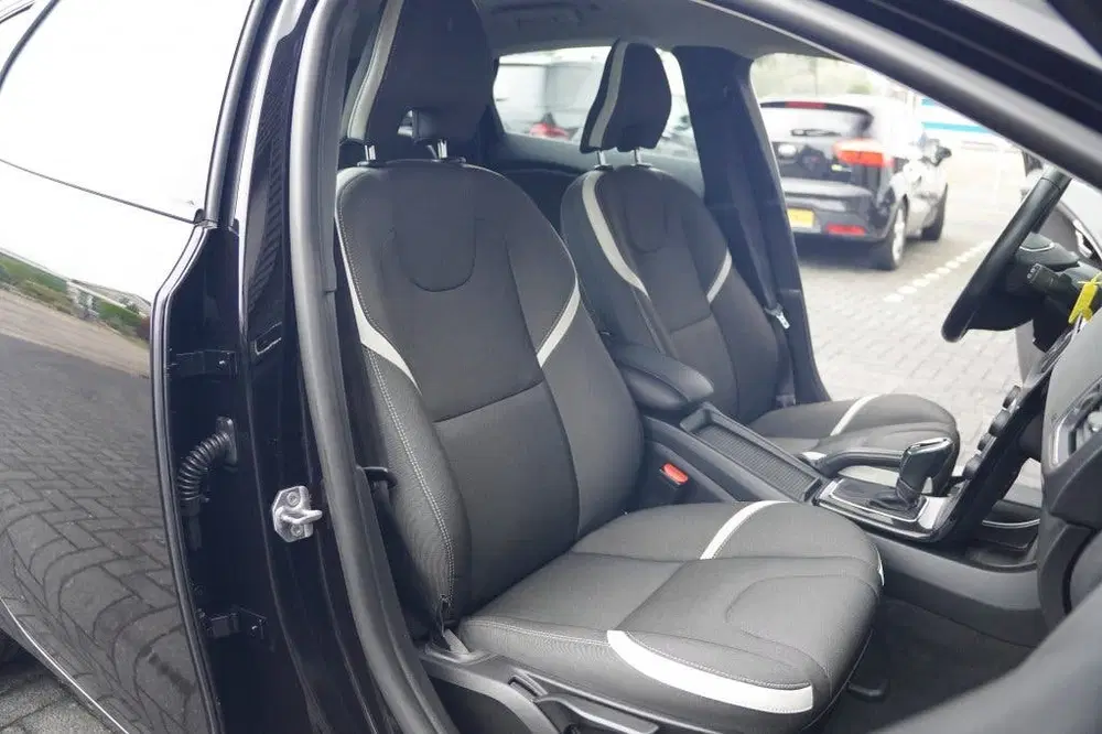 Volvo V40 1.5 T3 R-Design (bj 2019 uit 2019, foto 10