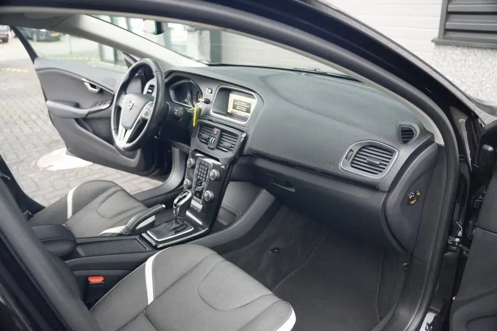 Volvo V40 1.5 T3 R-Design (bj 2019 uit 2019, foto 11
