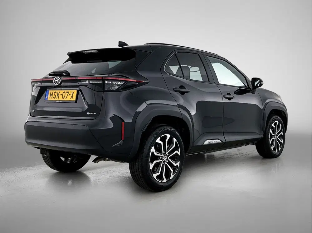 Toyota Yaris Cross 1.5 Hybrid 115 First Edition uit 2025, foto 2