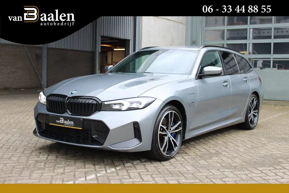 BMW 3-serie 3 Serie Touring 330e xDrive M-SPORT FACELI uit 2022