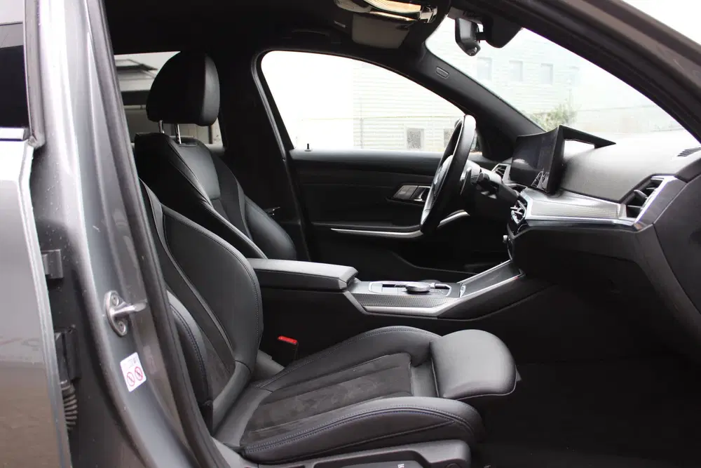 BMW 3-serie 3 Serie Touring 330e xDrive M-SPORT FACELI uit 2022, foto 8
