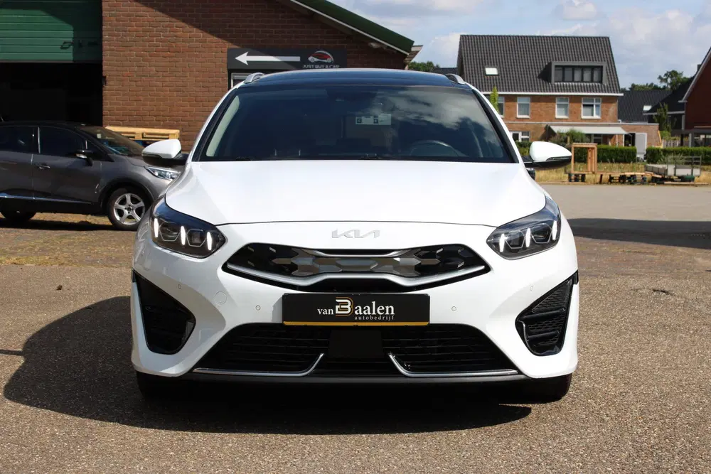 Kia Ceed 1.6 GDI PHEV PREMIUM NW TYPE PANO LEER uit 2023, foto 14
