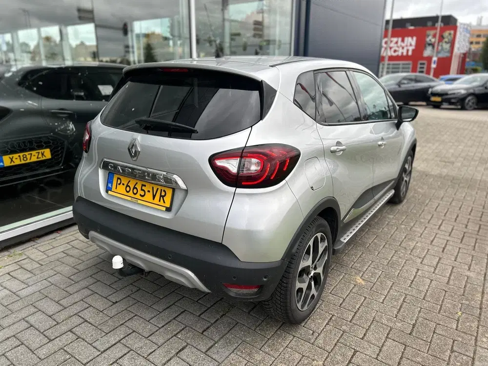 Renault Captur 1.3 TCe Intens uit 2019, foto 2