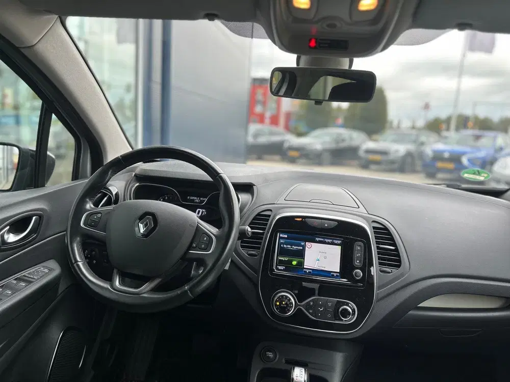 Renault Captur 1.3 TCe Intens uit 2019, foto 4