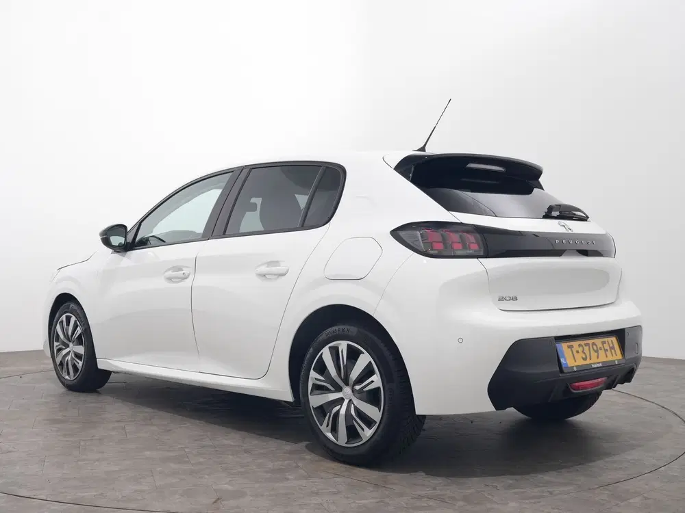 Peugeot 208 1.2 ACTIVE PACK uit 2023, foto 3