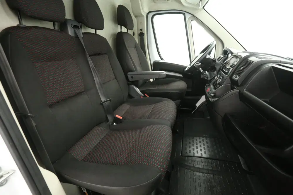 Peugeot Boxer 2.2 BlueHdi L2H2 140PK uit 2022, foto 10