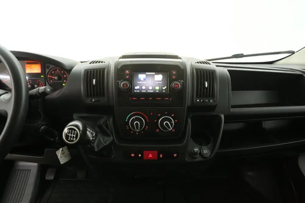 Peugeot Boxer 2.2 BlueHdi L2H2 140PK uit 2022, foto 11