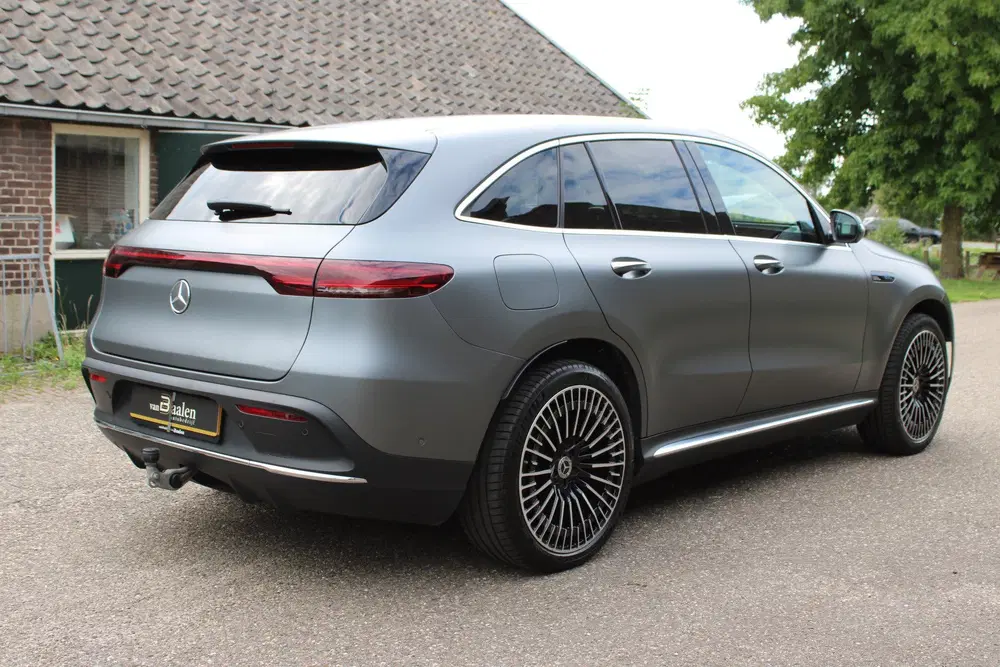 Mercedes-Benz EQC 400 4MATIC Premium Plus AMG 80 kWh SOh 93 uit 2022, foto 3