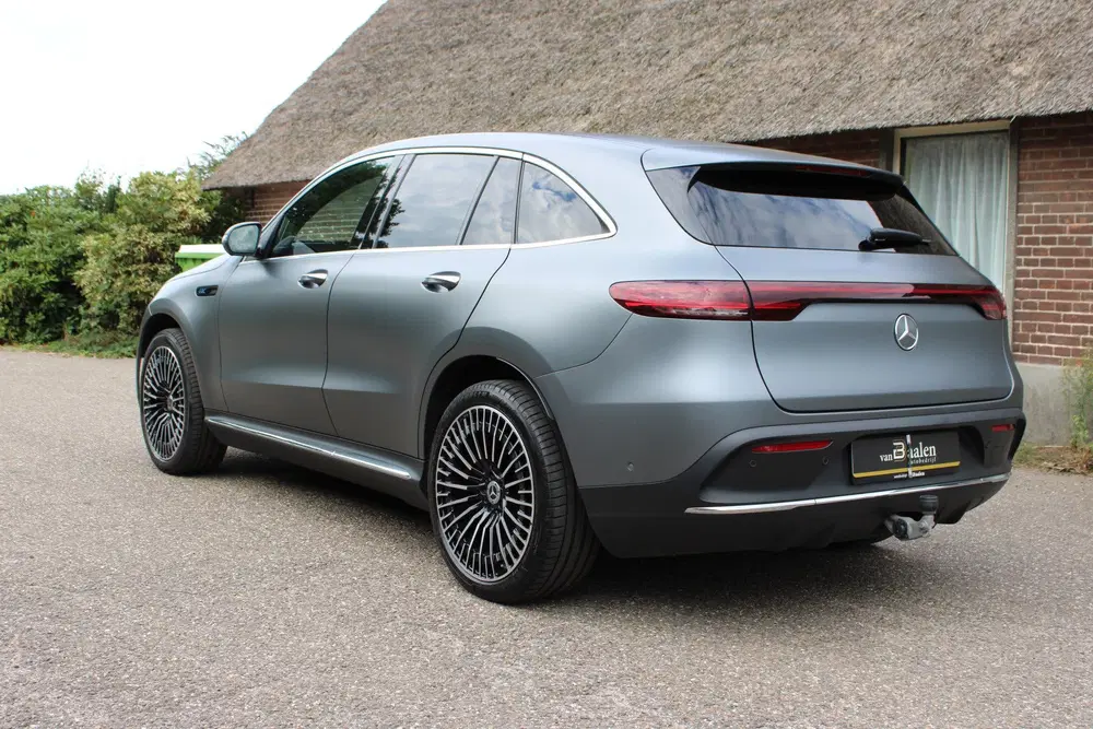 Mercedes-Benz EQC 400 4MATIC Premium Plus AMG 80 kWh SOh 93 uit 2022, foto 4