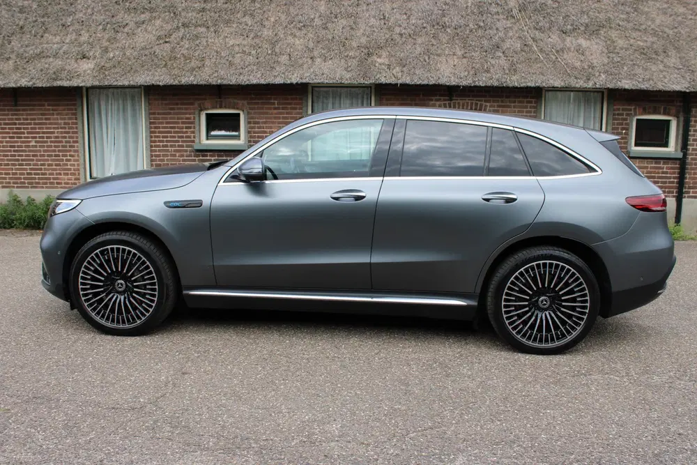 Mercedes-Benz EQC 400 4MATIC Premium Plus AMG 80 kWh SOh 93 uit 2022, foto 6