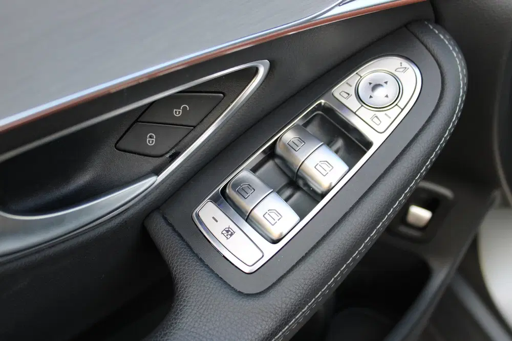 Mercedes-Benz EQC 400 4MATIC Premium Plus AMG 80 kWh SOh 93 uit 2022, foto 9