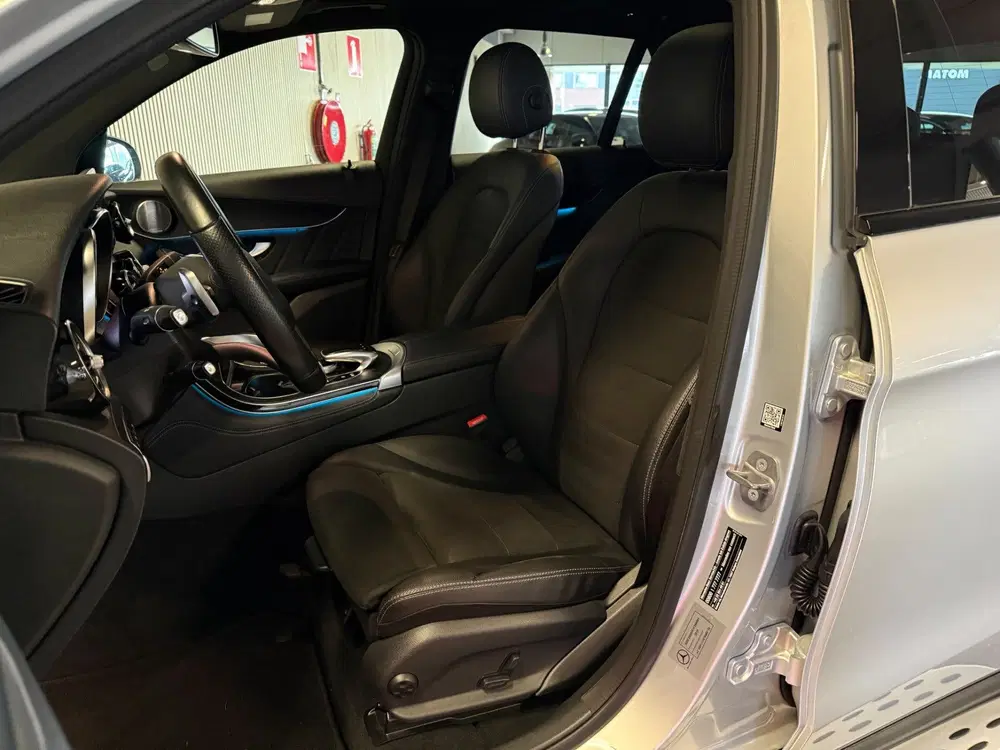 Mercedes-Benz GLC GLC 250 4-Matic AMG STYLING-PANORAMA-RIJ P uit 2019, foto 10