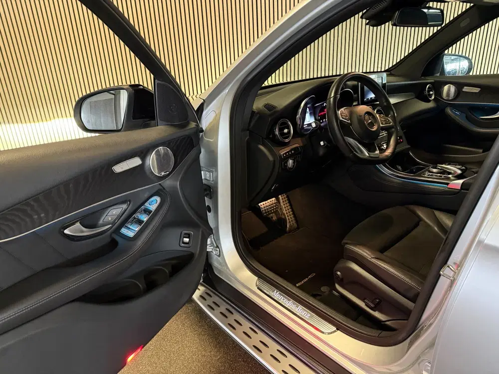 Mercedes-Benz GLC GLC 250 4-Matic AMG STYLING-PANORAMA-RIJ P uit 2019, foto 11
