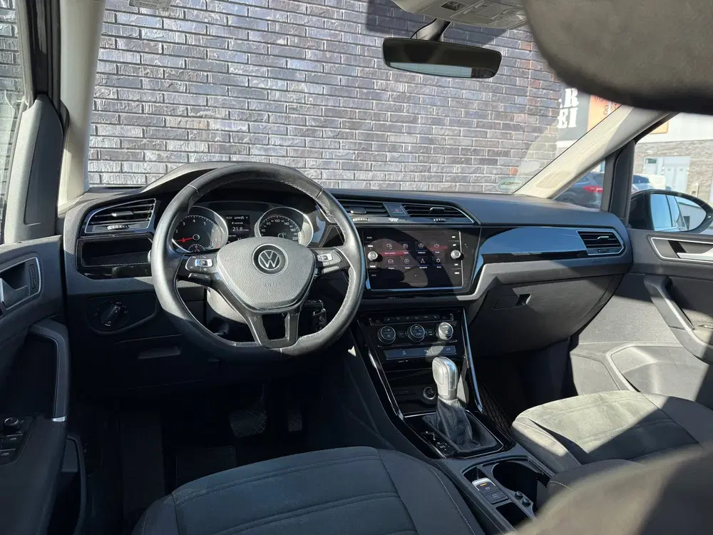 Volkswagen Touran 1.5 TSI Highline 7p DSG uit 2022, foto 15