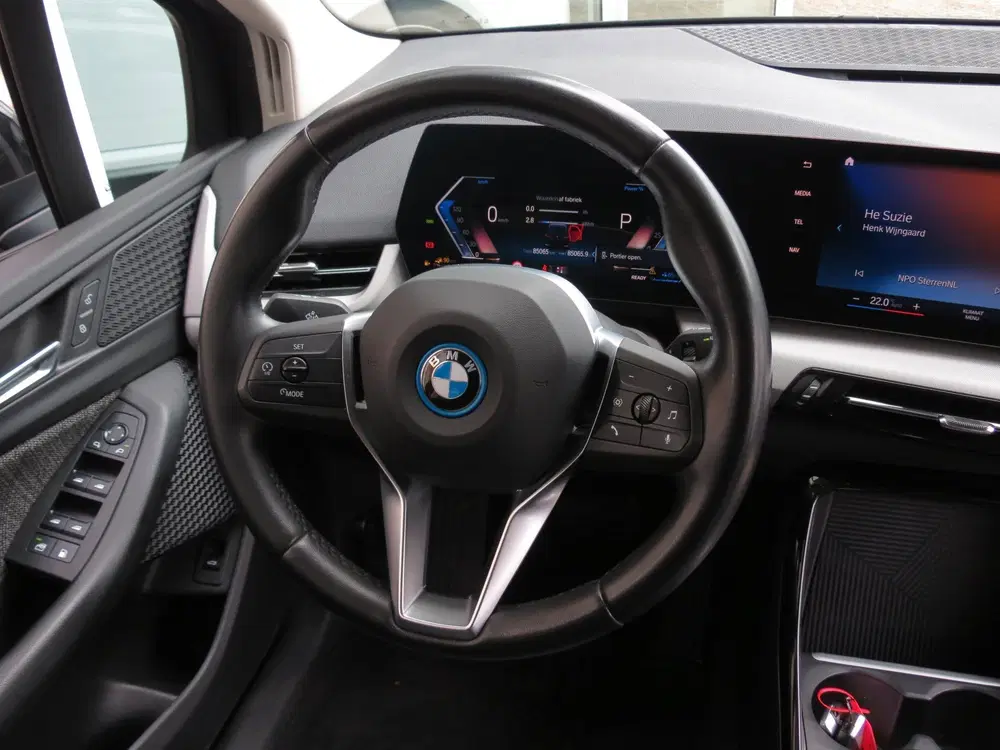 BMW 2-serie Active Tourer 225e xDrive Camera uit 2022, foto 6