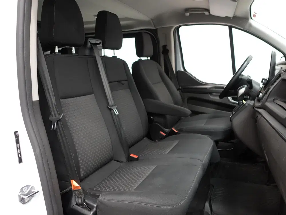 Ford Transit Custom L2H1 Trend Automaat Dubbele cabine Navig uit 2023, foto 2