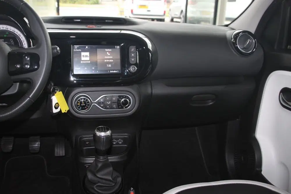 Renault Twingo 65PK-INTENS-33DKM-CARPLAY-CLIMA-CAMERA-PDC uit 2021, foto 10
