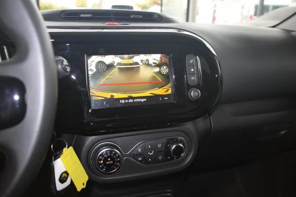 Renault Twingo 65PK-INTENS-33DKM-CARPLAY-CLIMA-CAMERA-PDC uit 2021, foto 6