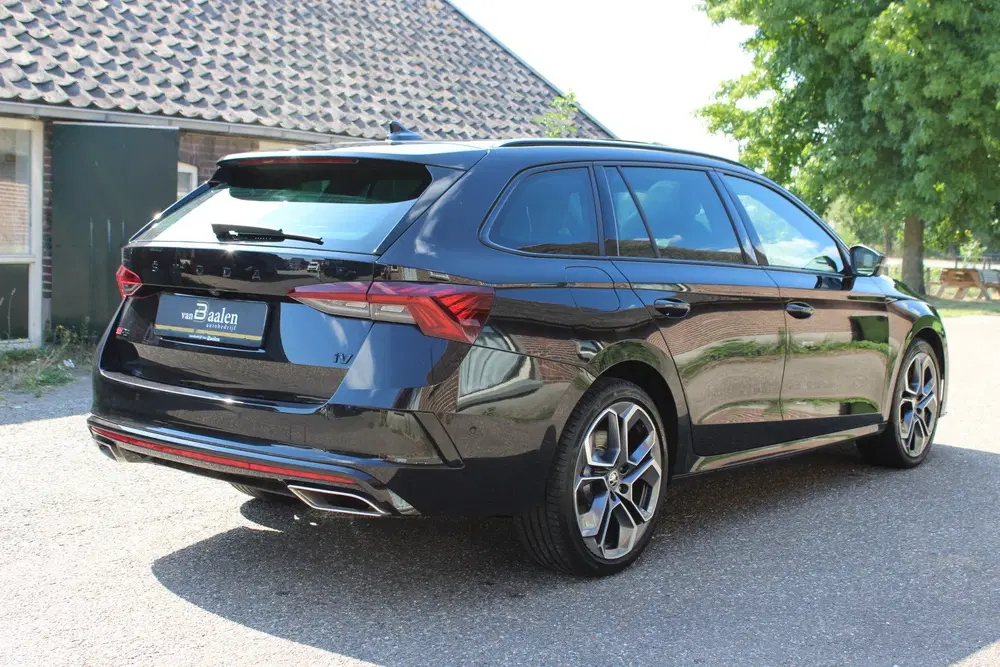 Skoda Octavia 1.4 TSI RS iV PHEV SOh 93% LEER PANO LED uit 2023, foto 3