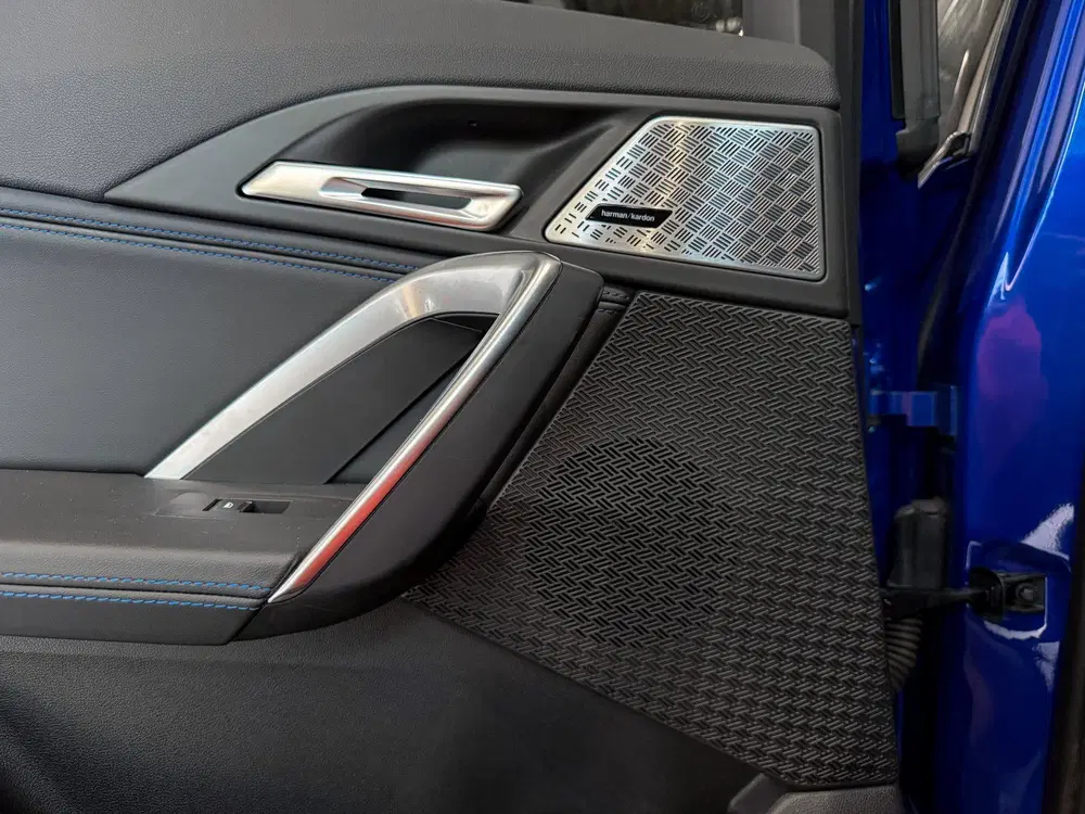 BMW iX1 xDrive30 Launch Edition 67 kWh uit 2023, foto 13