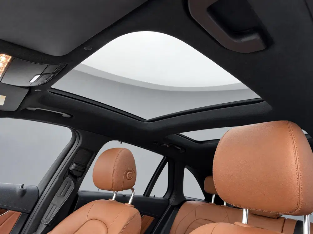 Mercedes-Benz GLC 300e 4MATIC Business Solution AMG uit 2022, foto 6