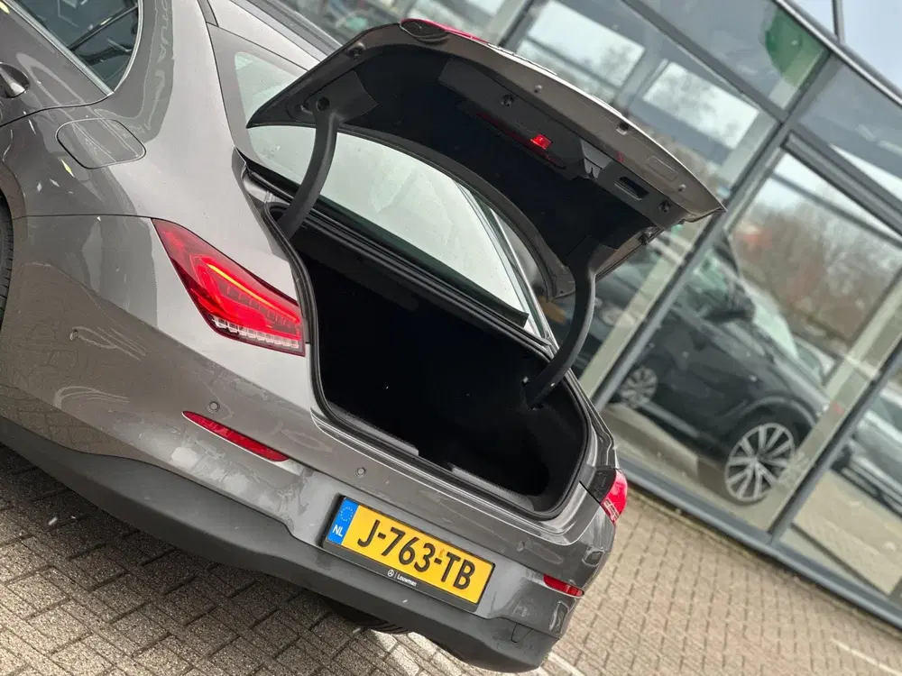 Mercedes-Benz CLA 180 Business Solution uit 2020, foto 10