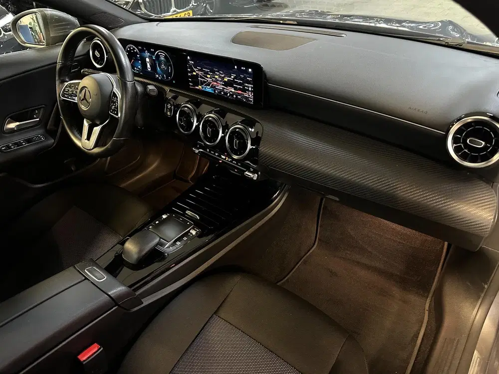 Mercedes-Benz CLA 180 Business Solution uit 2020, foto 11