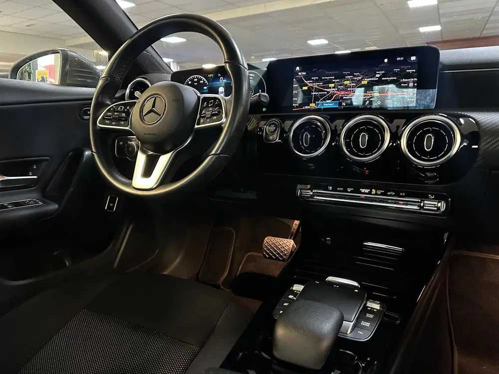 Mercedes-Benz CLA 180 Business Solution uit 2020, foto 13