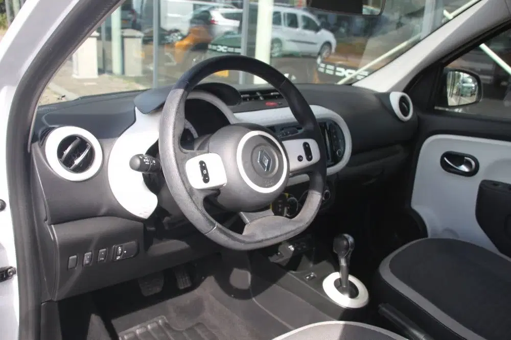 Renault Twingo 82PK-COLLECTION-50DKM-AIRCO-CRUISE-TOUCHSC uit 2023, foto 11