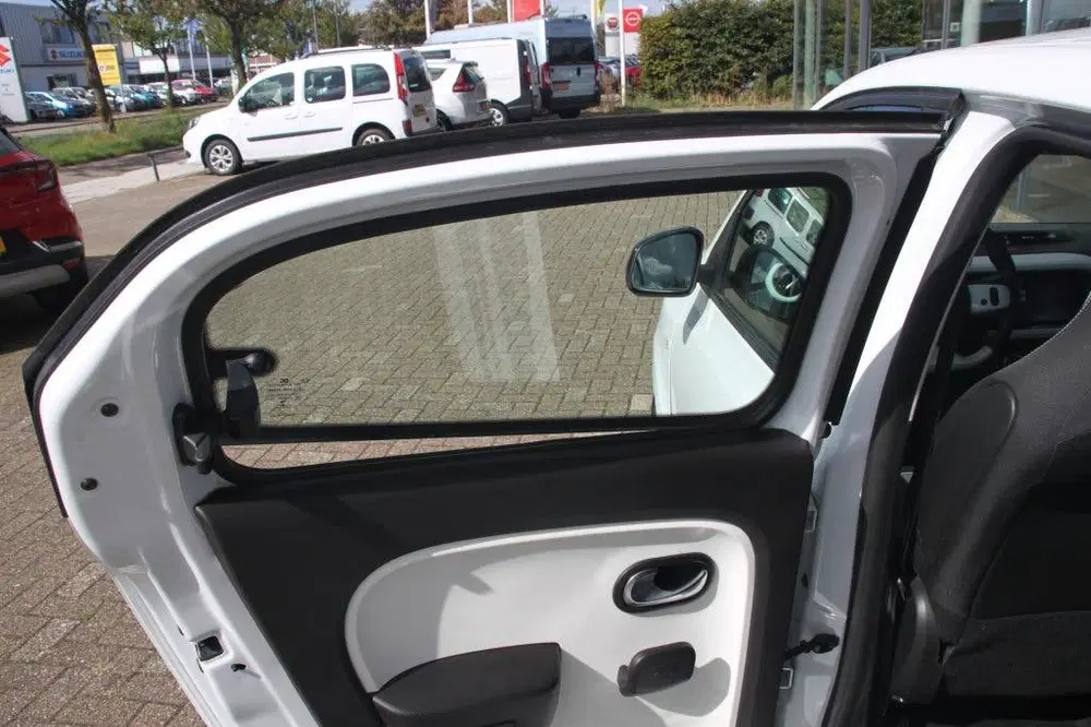 Renault Twingo 82PK-COLLECTION-50DKM-AIRCO-CRUISE-TOUCHSC uit 2023, foto 14