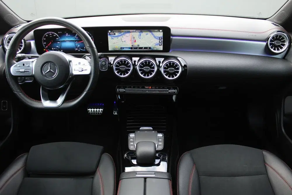 Mercedes-Benz CLA 180 AUT7 AMG NIGHT P uit 2022, foto 2