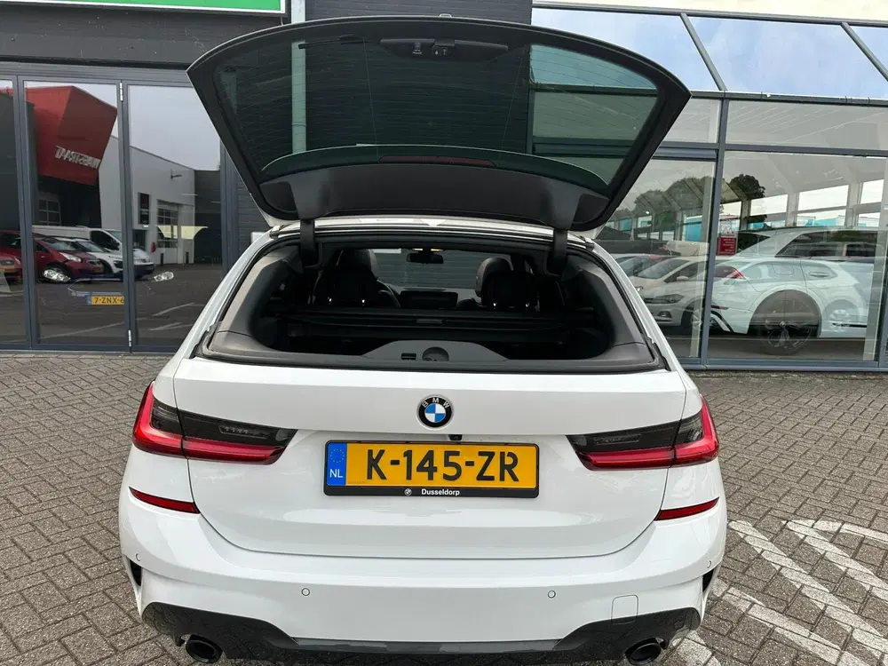 BMW 3-serie 330e High Executive uit 2021, foto 12