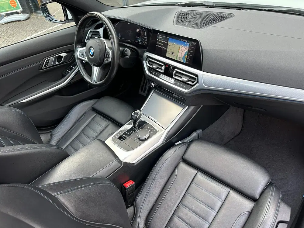 BMW 3-serie 330e High Executive uit 2021, foto 15