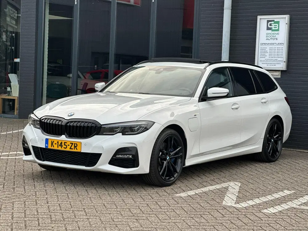 BMW 3-serie 330e High Executive uit 2021, foto 2