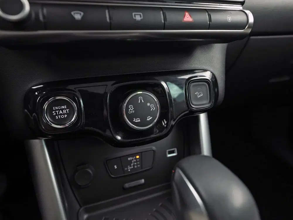 Citroën C3 Aircross 1.2 PureTech S&S Shine Automaat (PANORA uit 2020, foto 10