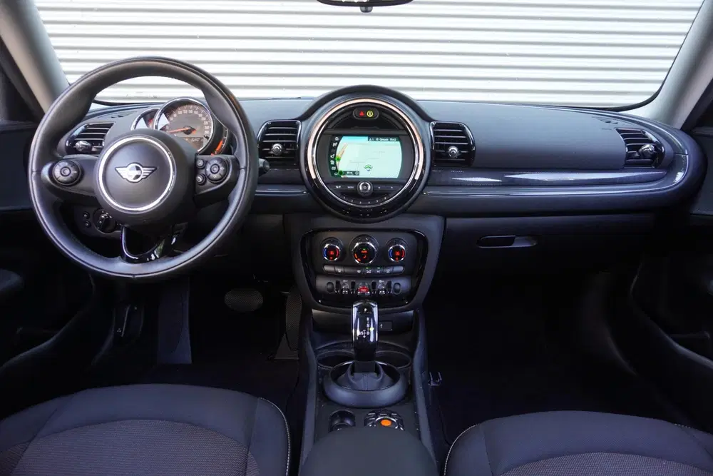 Mini Clubman One uit 2019, foto 11