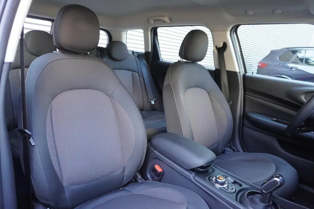 Mini Clubman One uit 2019, foto 13