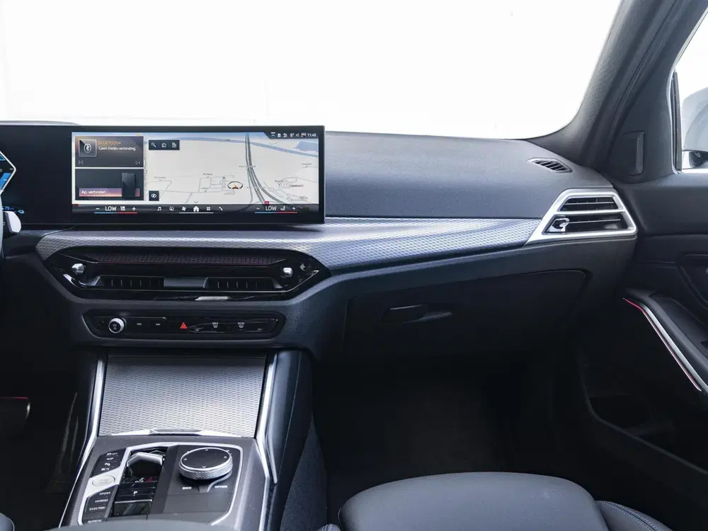BMW 3-serie Touring 330e uit 2026, foto 12