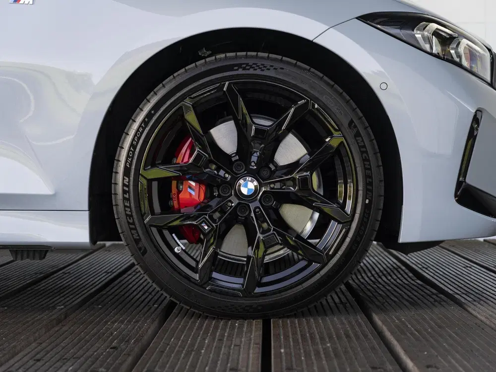 BMW 3-serie Touring 330e uit 2026, foto 8