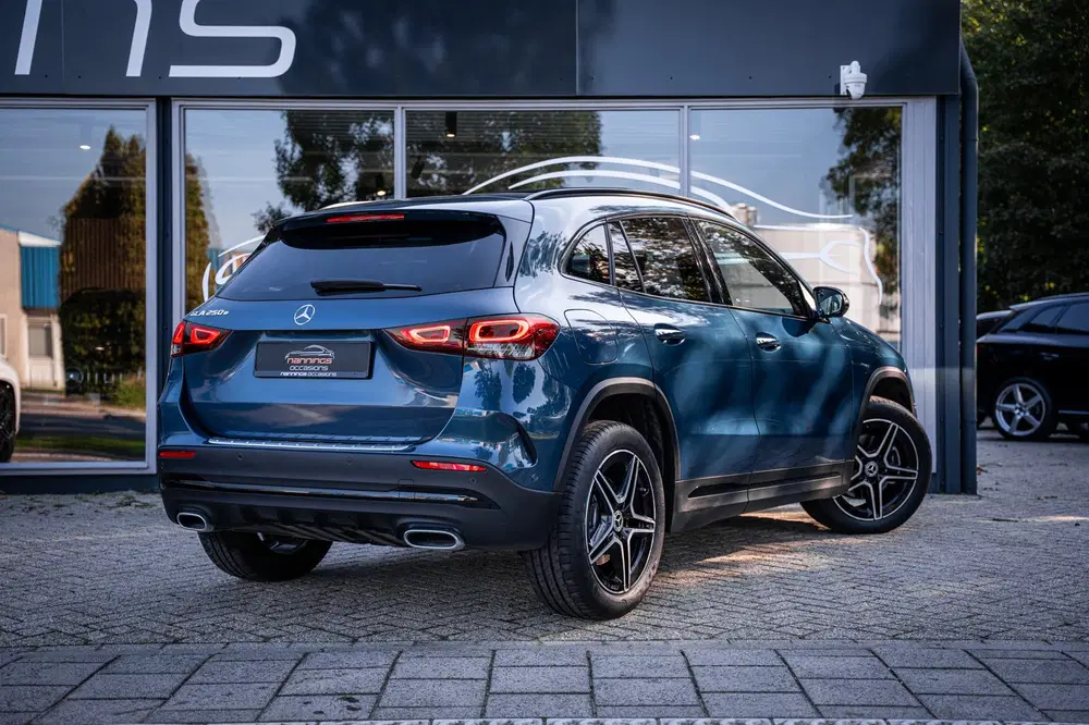 Mercedes-Benz GLA 250 e AMG Line uit 2022, foto 11