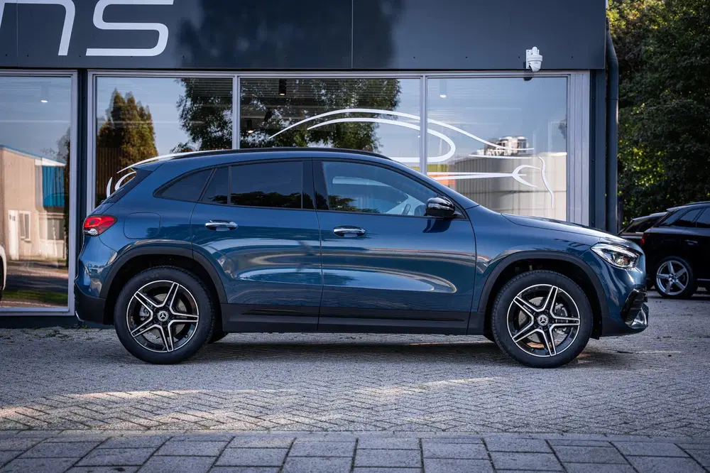 Mercedes-Benz GLA 250 e AMG Line uit 2022, foto 12