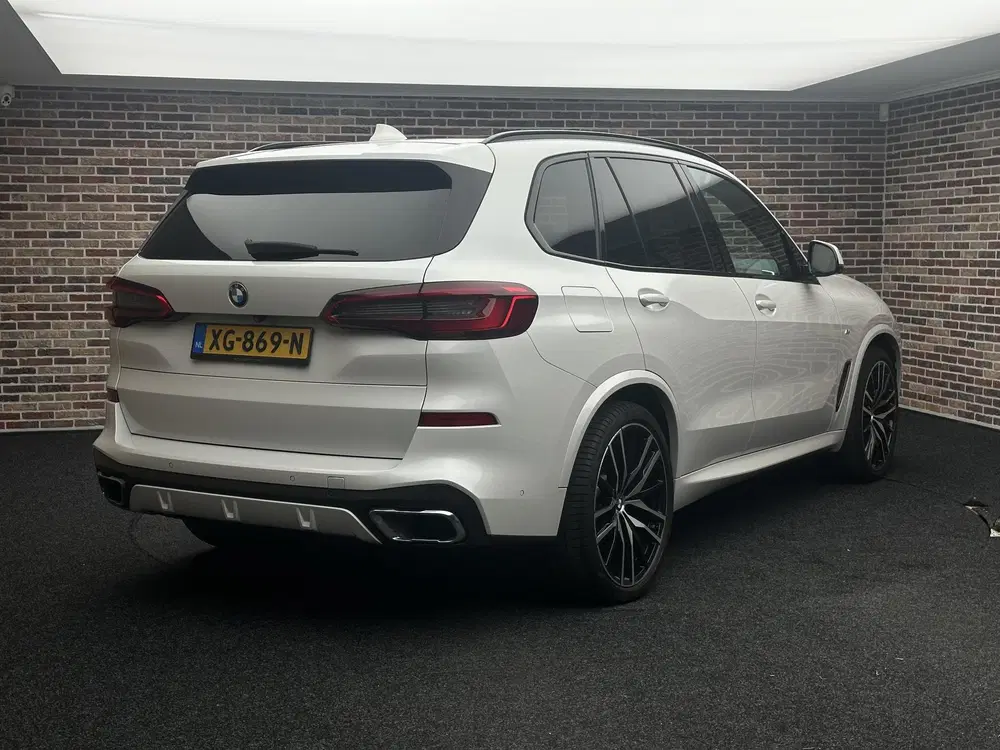 BMW X5 xDrive40i High Executive Pano uit 2019, foto 2