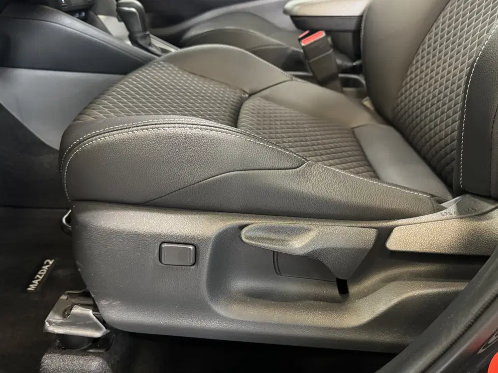 Mazda 2 Hybrid 1.5 Homura Plus uit 2025, foto 6