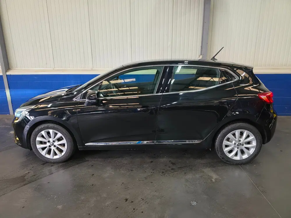Renault Clio 1.3 TCe Intens Automaat uit 2021, foto 2