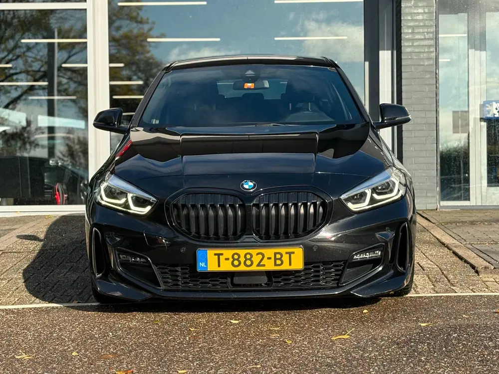 BMW 1-serie 118i Introduction Edition M-PAKKET NL-AUTO uit 2023, foto 2
