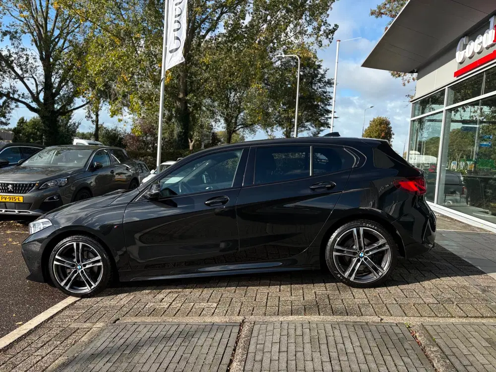 BMW 1-serie 118i Introduction Edition M-PAKKET NL-AUTO uit 2023, foto 3