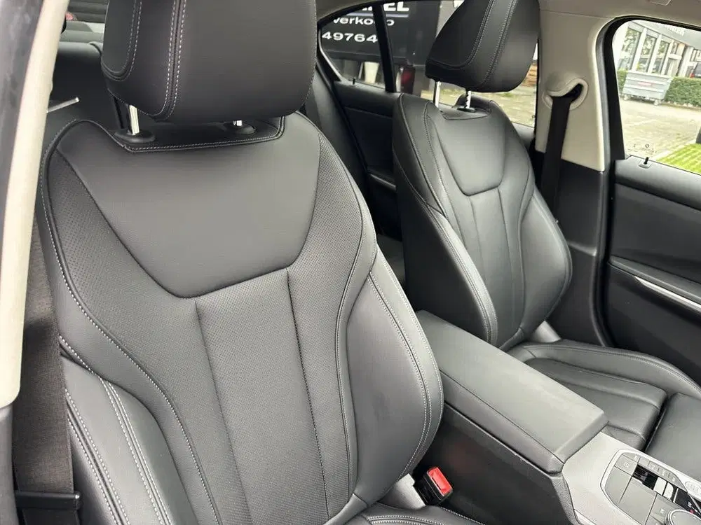 BMW 3-serie 318i Sport Nw Model leder el sh dak uit 2023, foto 13