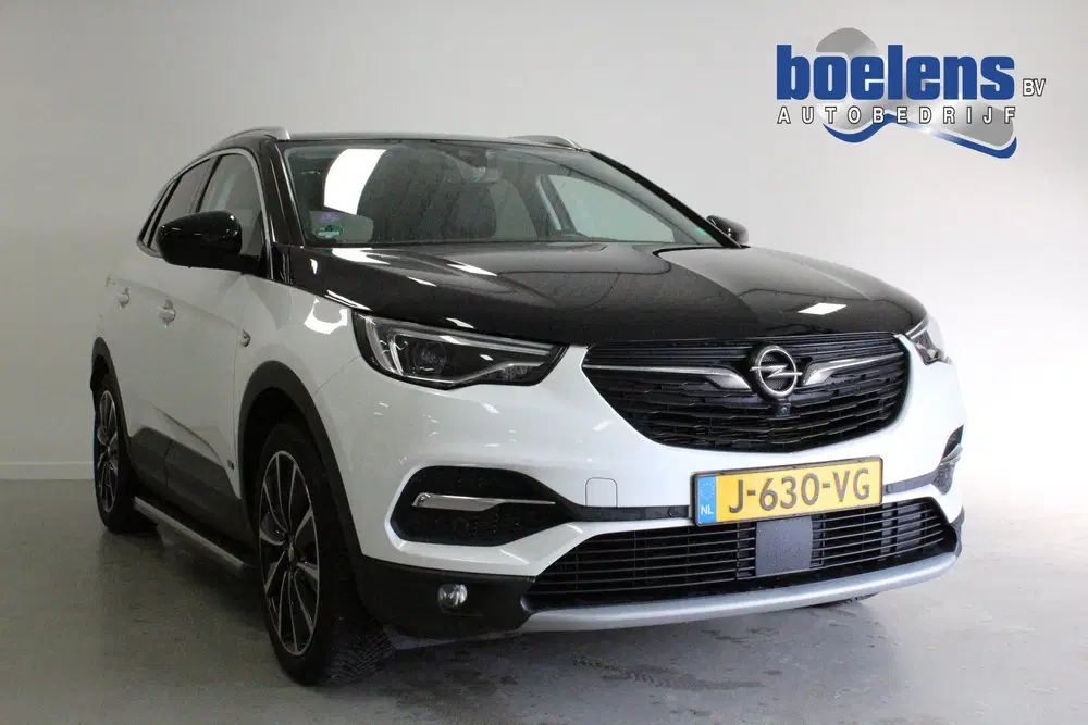 Opel Grandland 1.6 Turbo Hybrid4 Ultimate uit 2020